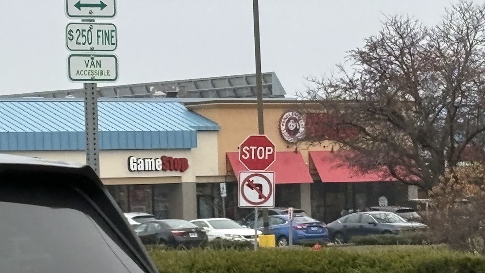 GameStop - 0552 - Scharrington Square, a TCG store in Schaumburg