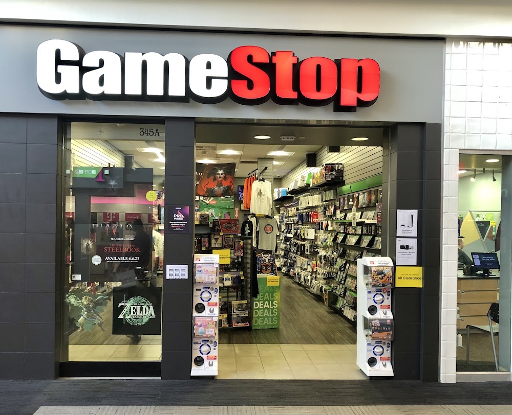 GameStop - 0746 - Coddingtown Mall, tienda de TCG en Santa Rosa