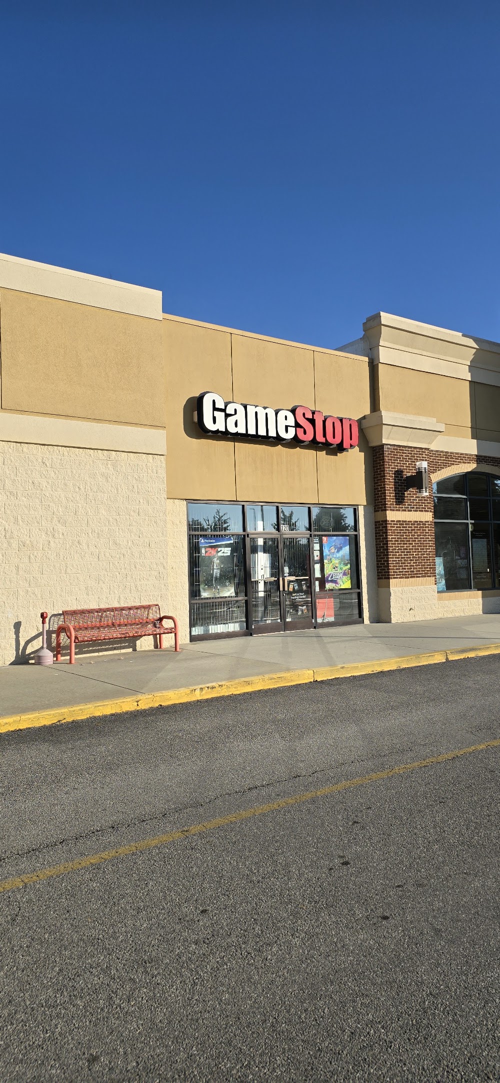 GameStop #0989, tienda de TCG en Christiansburg