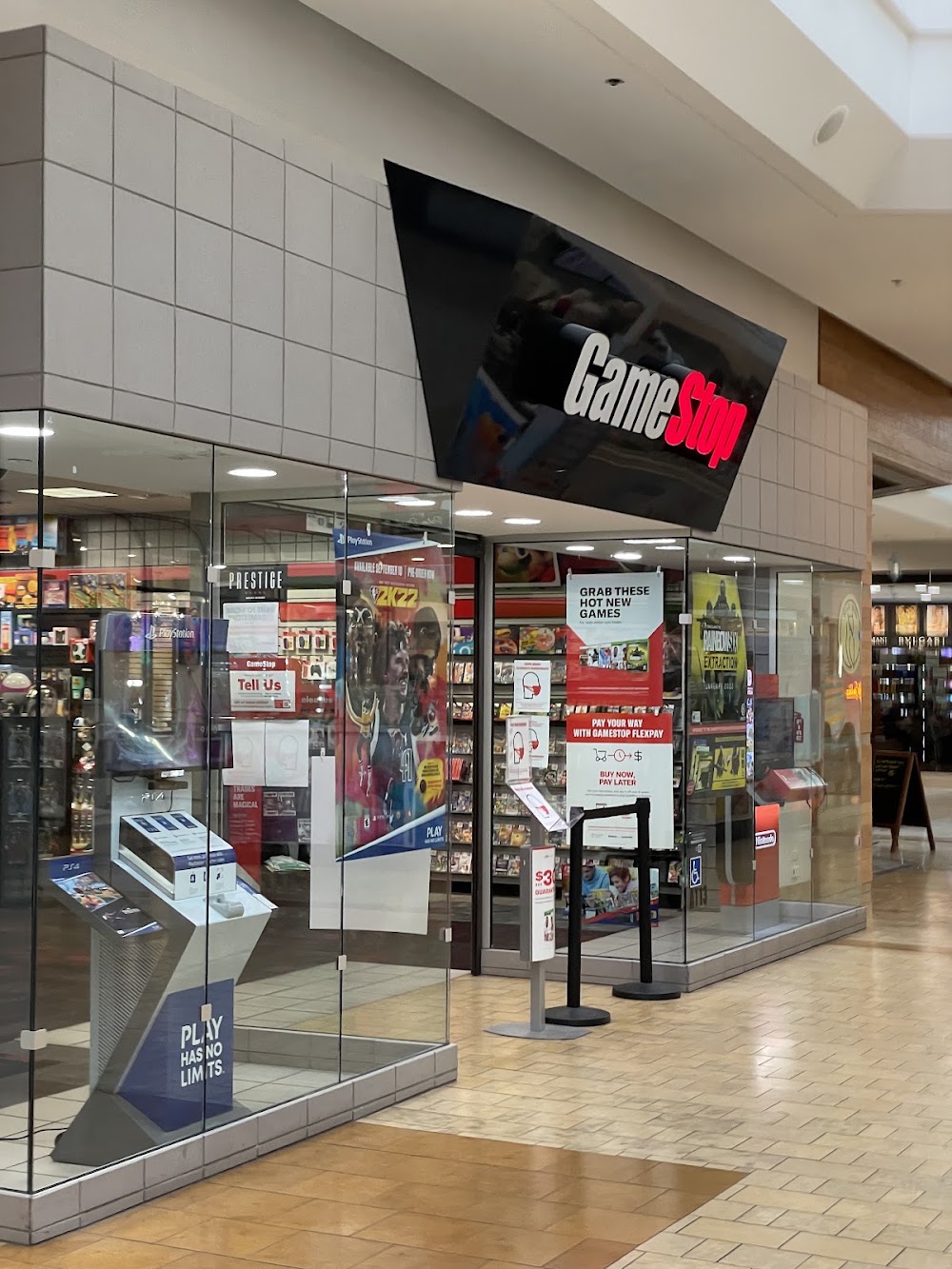 GameStop - 1167 - Palm Desert Town Center, tienda de TCG en Palm Desert