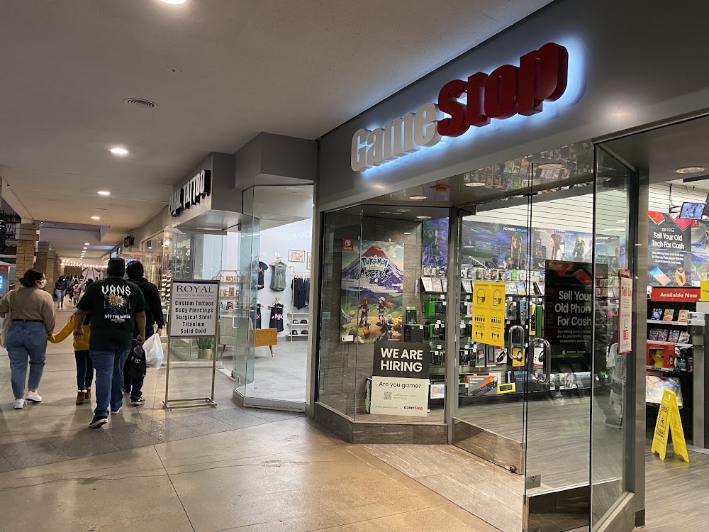 GameStop - 1403 - Mission Valley Center Mall, tienda de TCG en San Diego