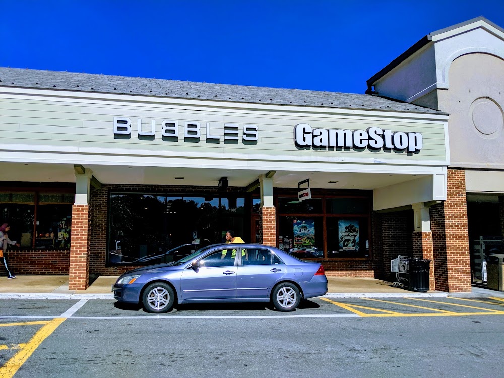 GameStop - 1577 - Barracks Road, tienda de TCG en Charlottesville
