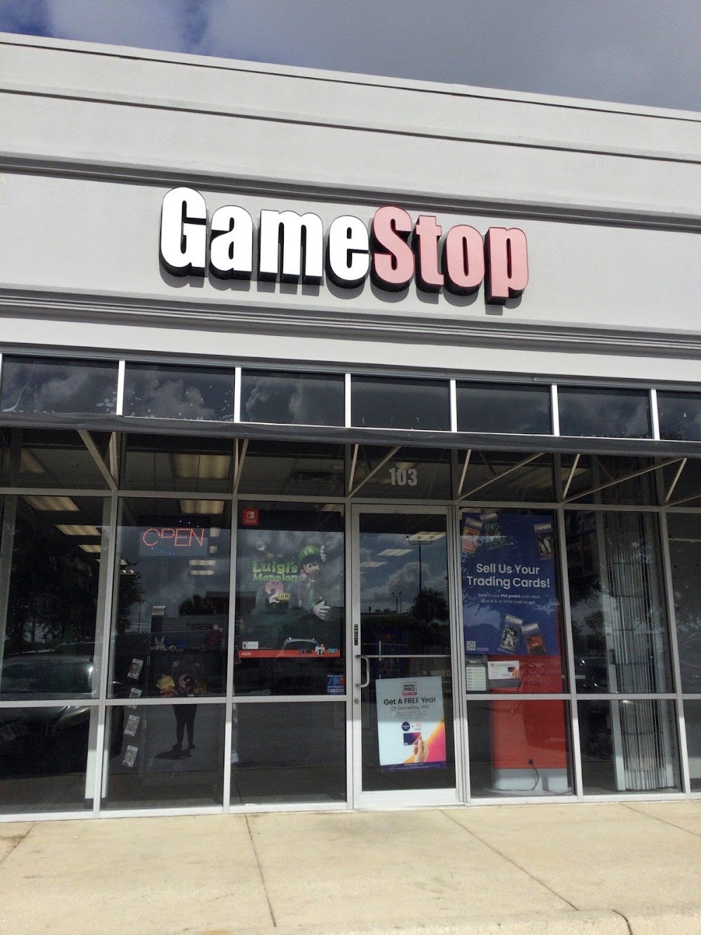 GameStop - 1689 - Loop 410 & Rigsby S/C, tienda de TCG en San Antonio