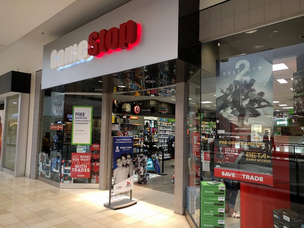 GameStop - 1962 - Clackamas Town Center, tienda de TCG en Happy Valley