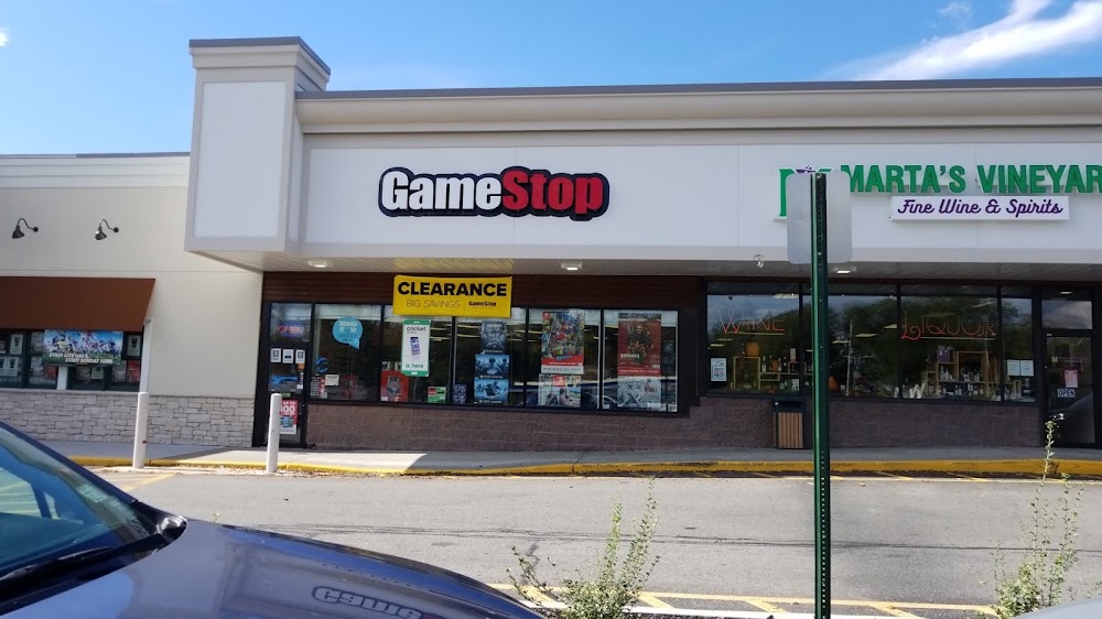 GameStop - 2242 - South Road Square, tienda de TCG en Poughkeepsie