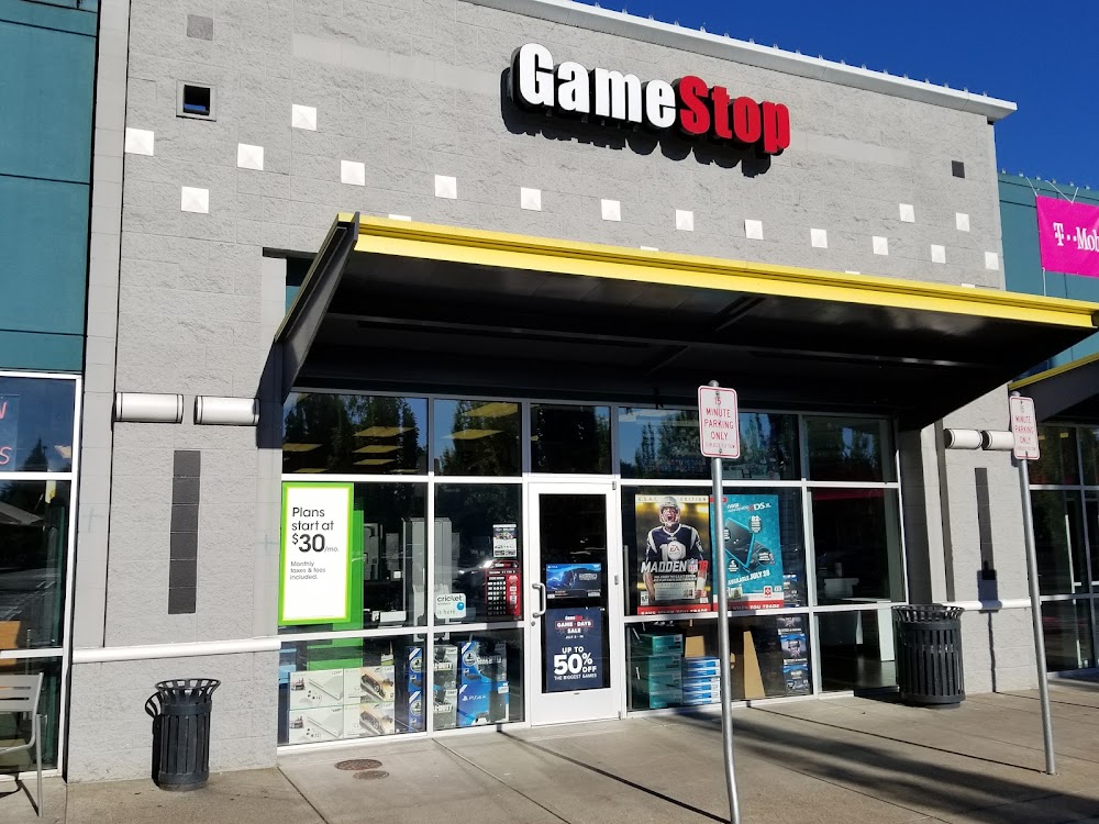 GameStop - 2251 - Eastport Plaza, tienda de TCG en Portland