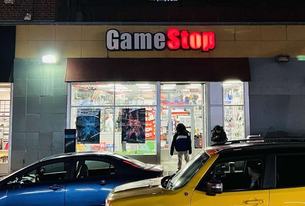 GameStop - 2324 - Parkchester CBD, tienda de TCG en Bronx