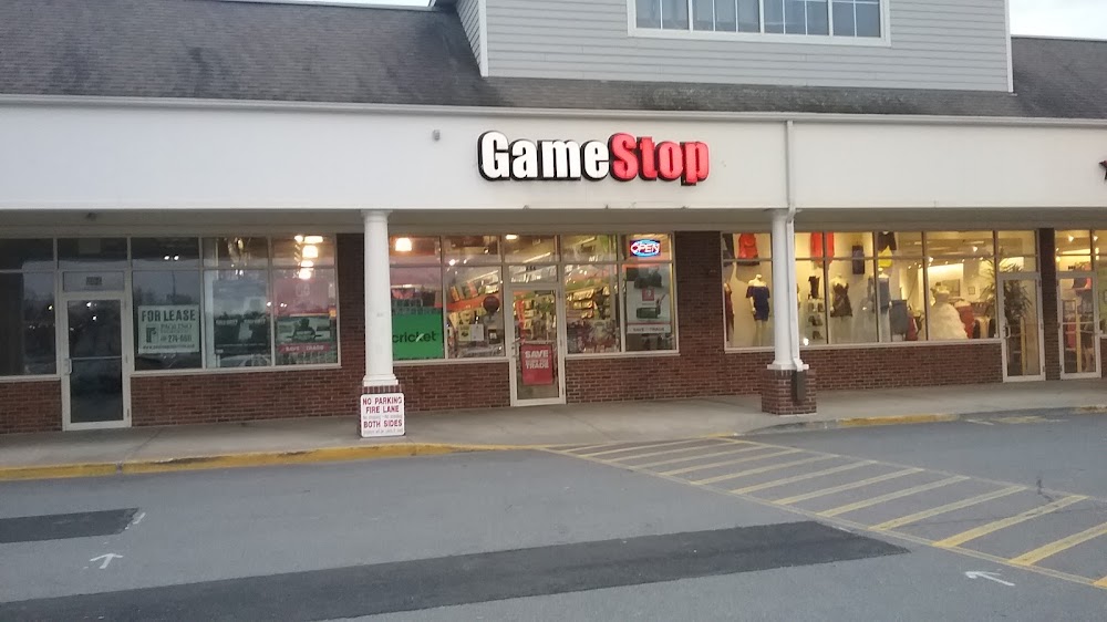 GameStop - 2349 - Cranston Parkade, tienda de TCG en Cranston