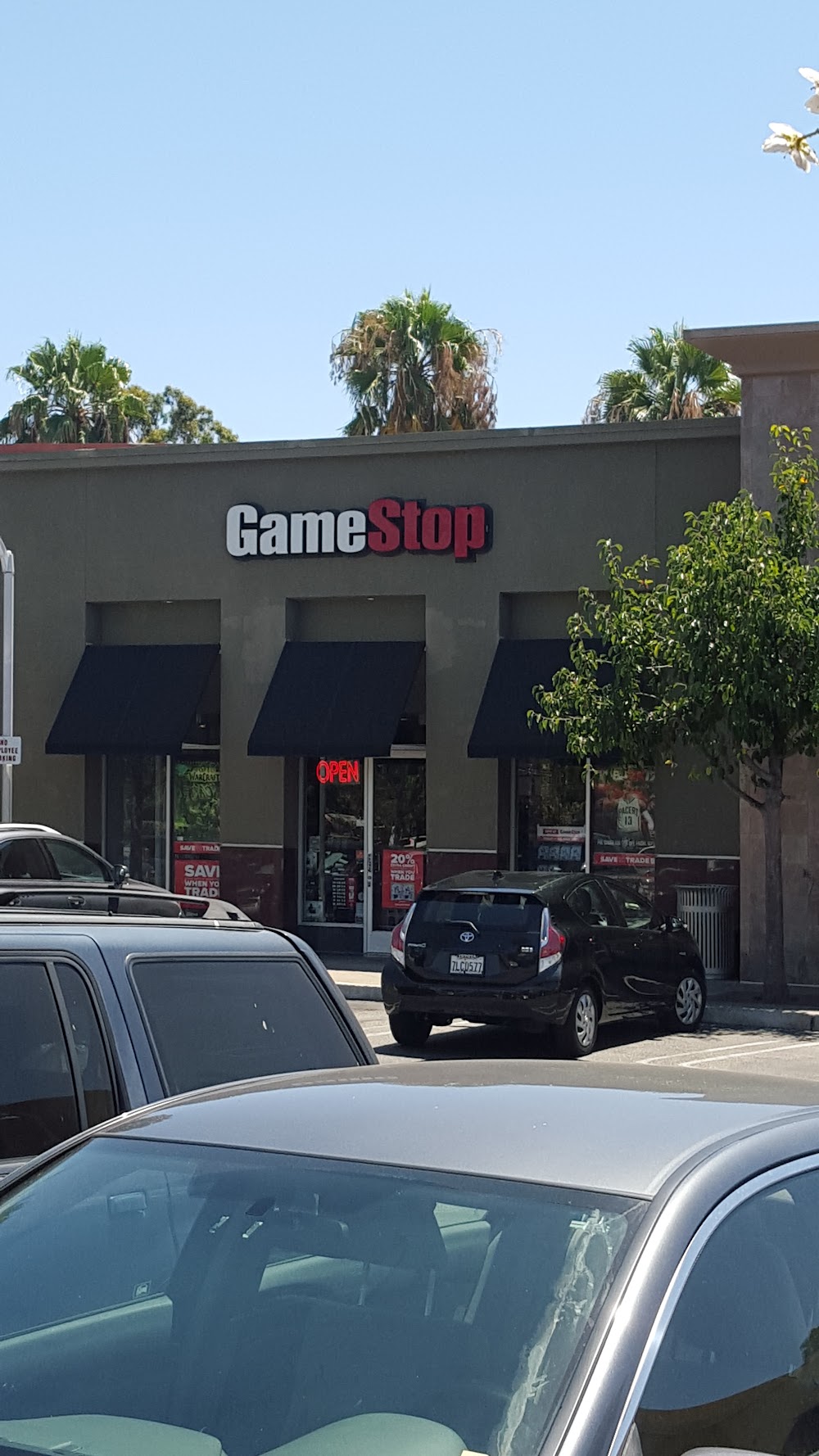 GameStop - 2367 - South St. Cerritos, tienda de TCG en Cerritos