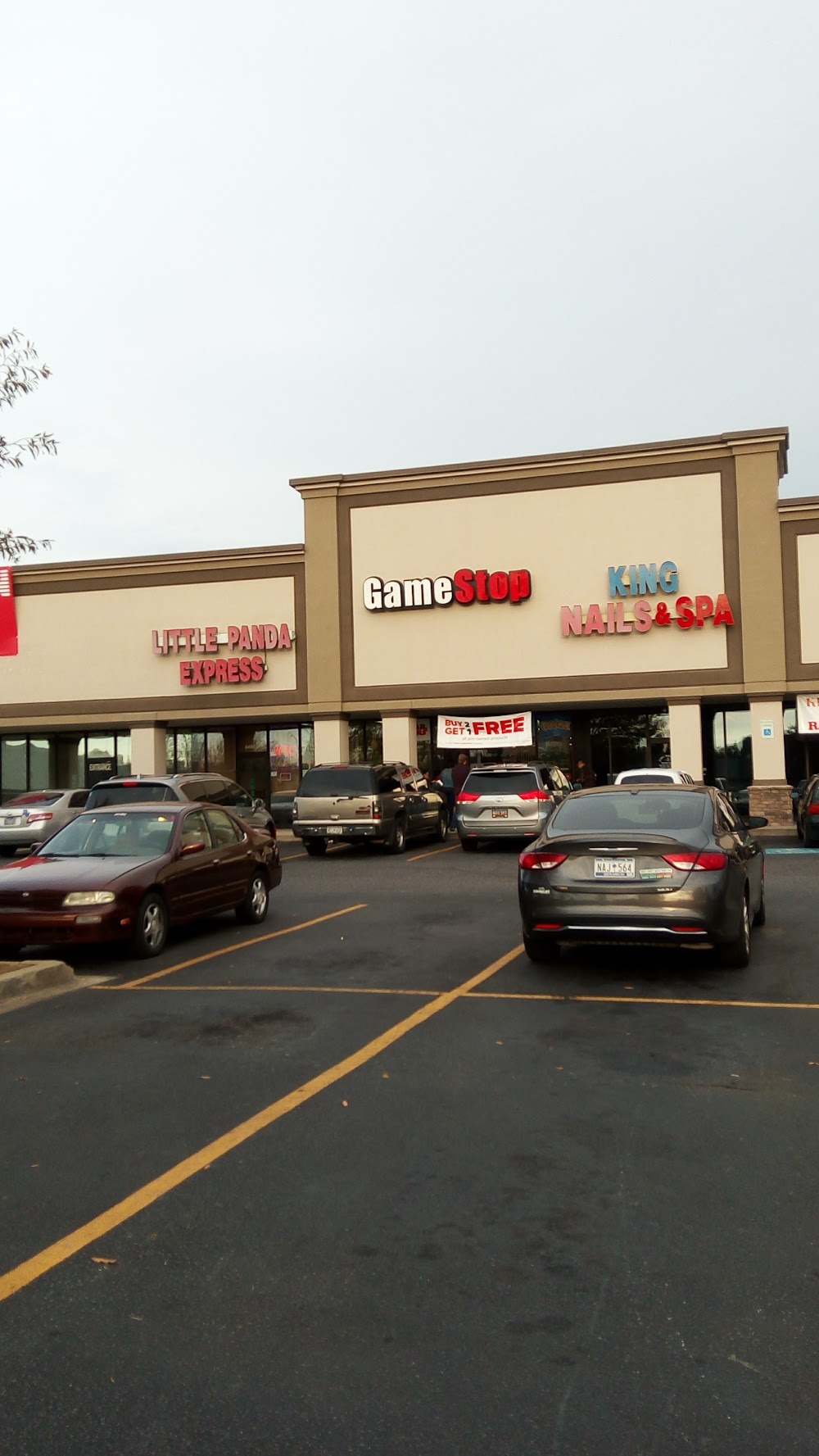 GameStop - 2427 - East Forest Plaza, tienda de TCG en Columbia