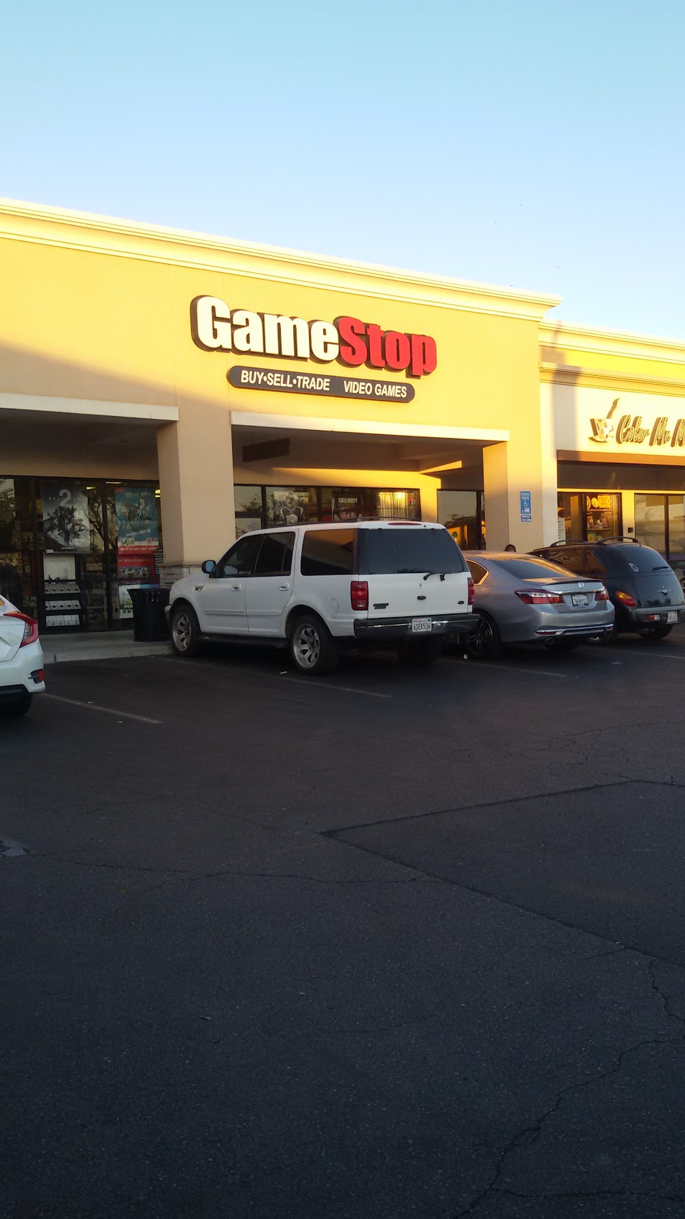 GameStop - 2432 - Power Center, tienda de TCG en Hanford