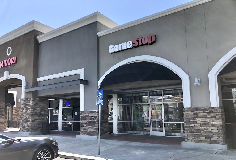 GameStop - 2721 - Tracy Pavillion, tienda de TCG en Tracy