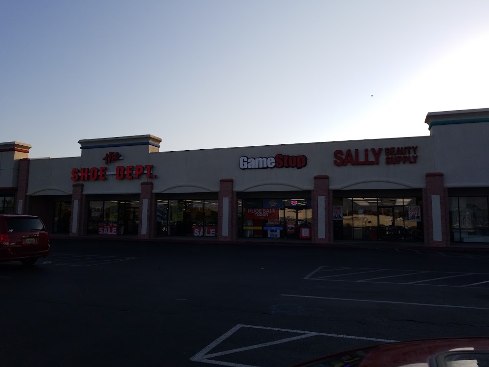 GameStop - 3103 - Plaza on Manhattan, tienda de TCG en Duncan
