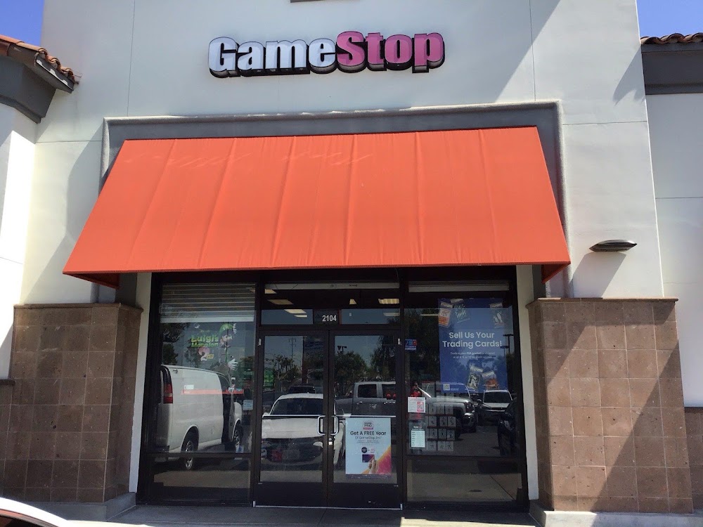 GameStop - 3675 - La Alameda S/C, tienda de TCG en Huntington Park