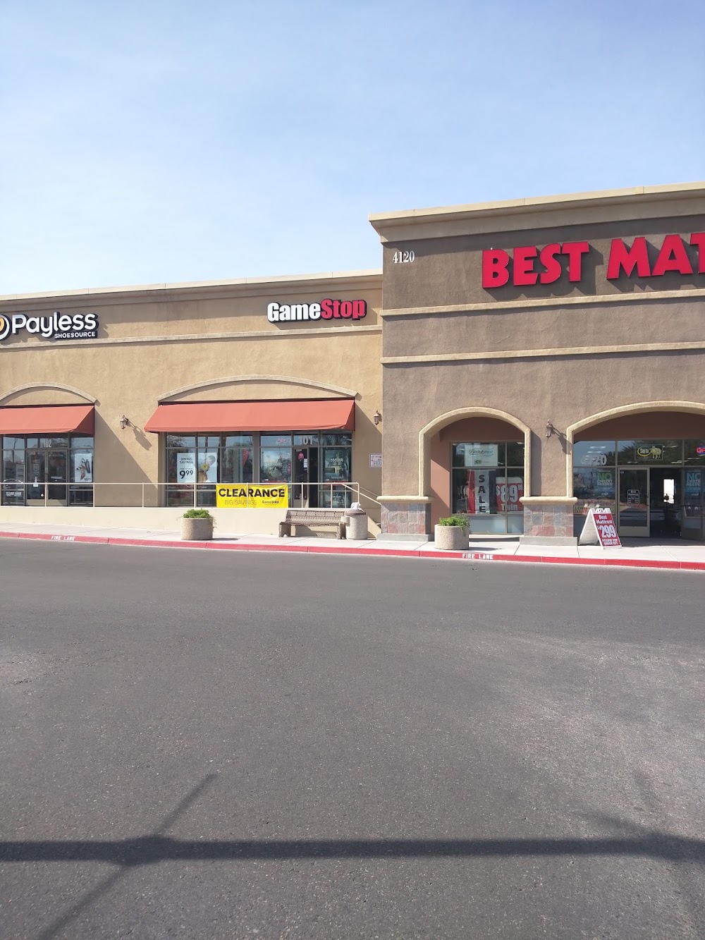 GameStop - 3753 - Blue Diamond Crossing, tienda de TCG en Las Vegas