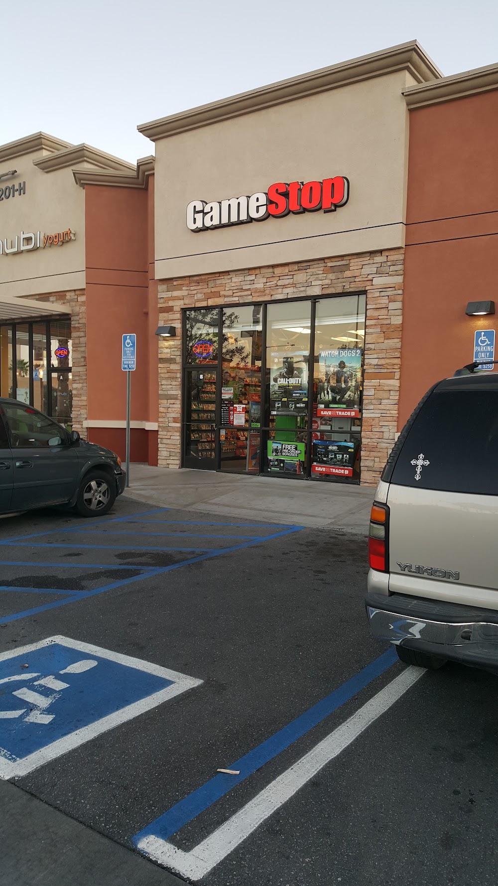 GameStop - 3763 - Jess Ranch Marketplace, tienda de TCG en Apple Valley