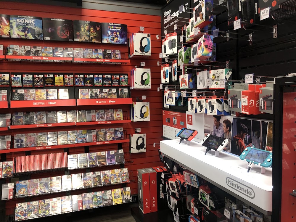 GameStop - 3880 - Veterans Kenner, tienda de TCG en Kenner
