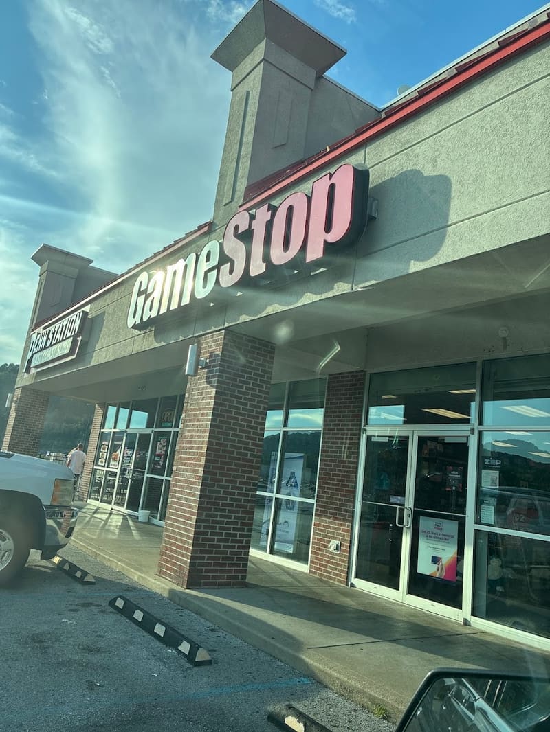GameStop - 3881 - Pikeville, a TCG store in Pikeville