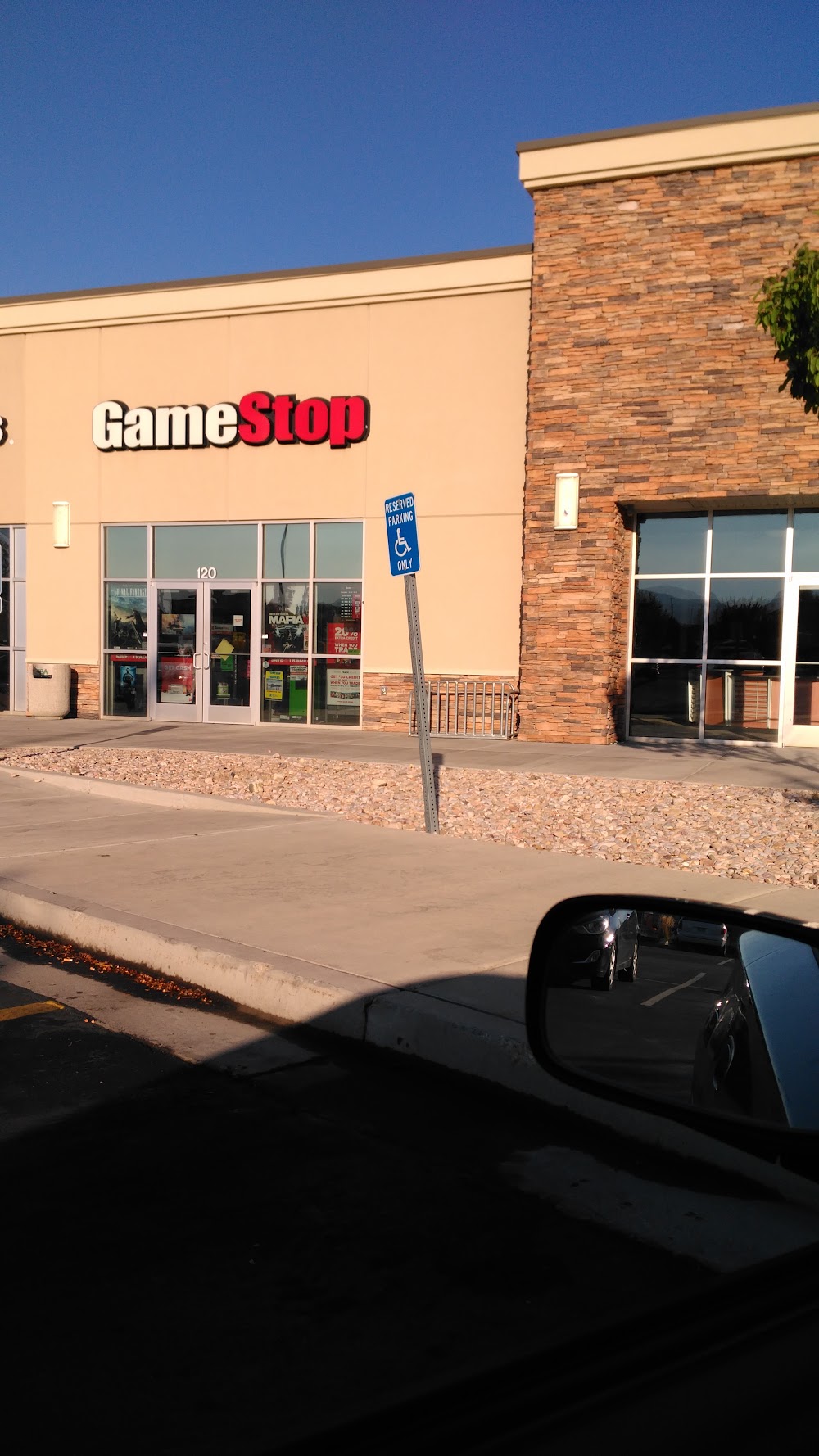 GameStop - 3931 - Jordan Landing, tienda de TCG en West Jordan
