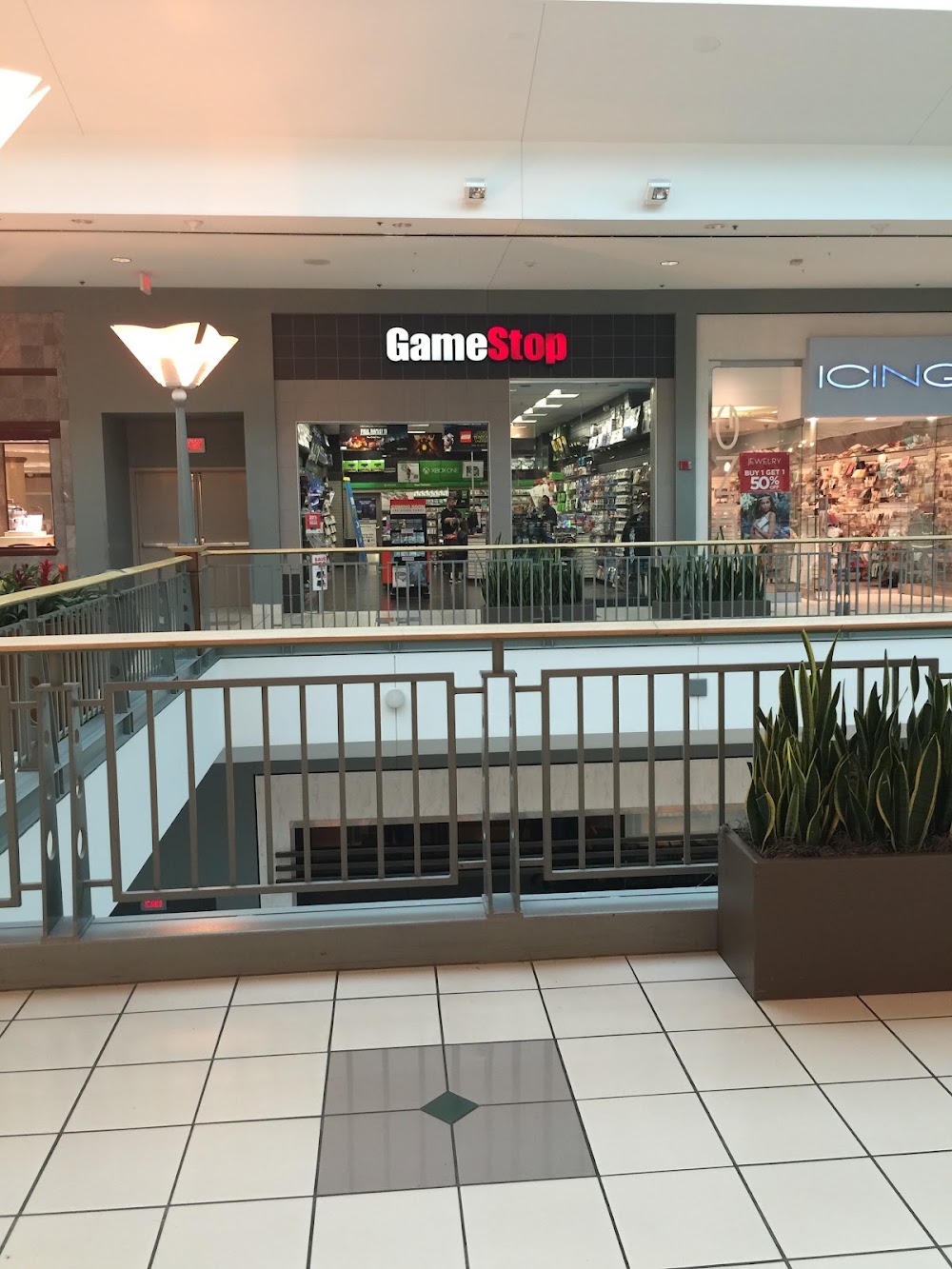 GameStop - 4544 - Mall Of Louisiana, tienda de TCG en Baton Rouge