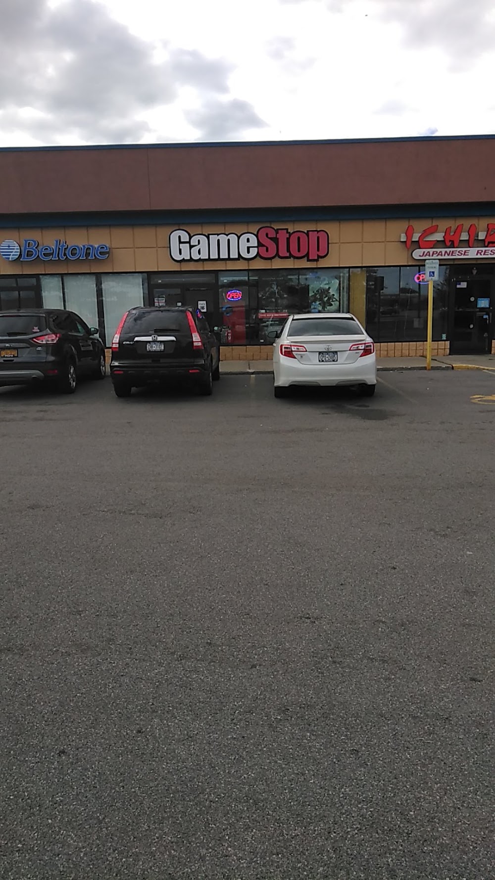 GameStop - 4666 - Mckinley Place, tienda de TCG en Buffalo
