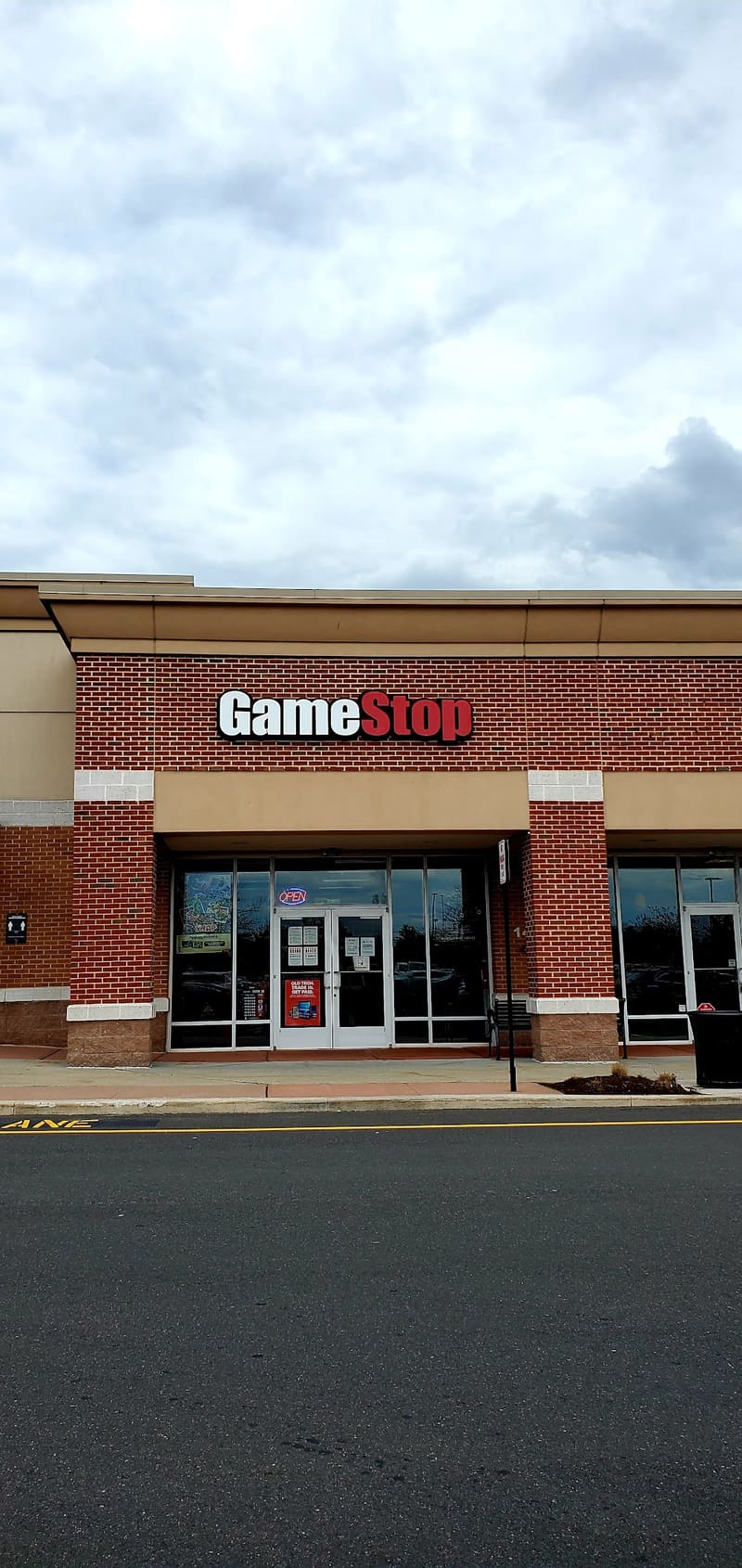 GameStop - 4751 - Hamilton Marketplace S/c, a TCG store in Hamilton