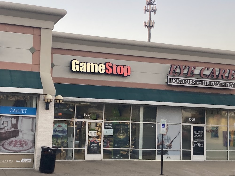 GameStop - 4764 - Central Park East, tienda de TCG en Fredericksburg