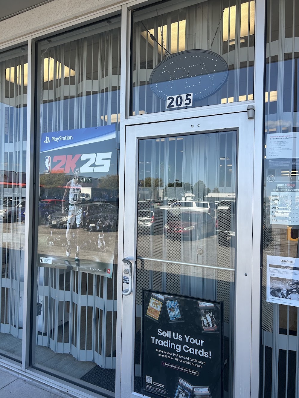 GameStop - 5025 - Buckner Commons, tienda de TCG en Dallas