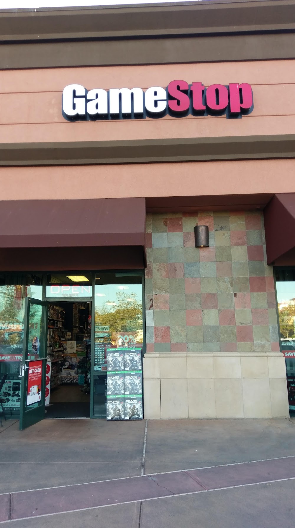 GameStop - 5061 - Gateway Courtyard, tienda de TCG en Fairfield