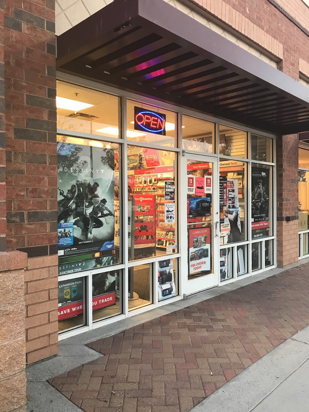 GameStop #5155, tienda de TCG en Summerville