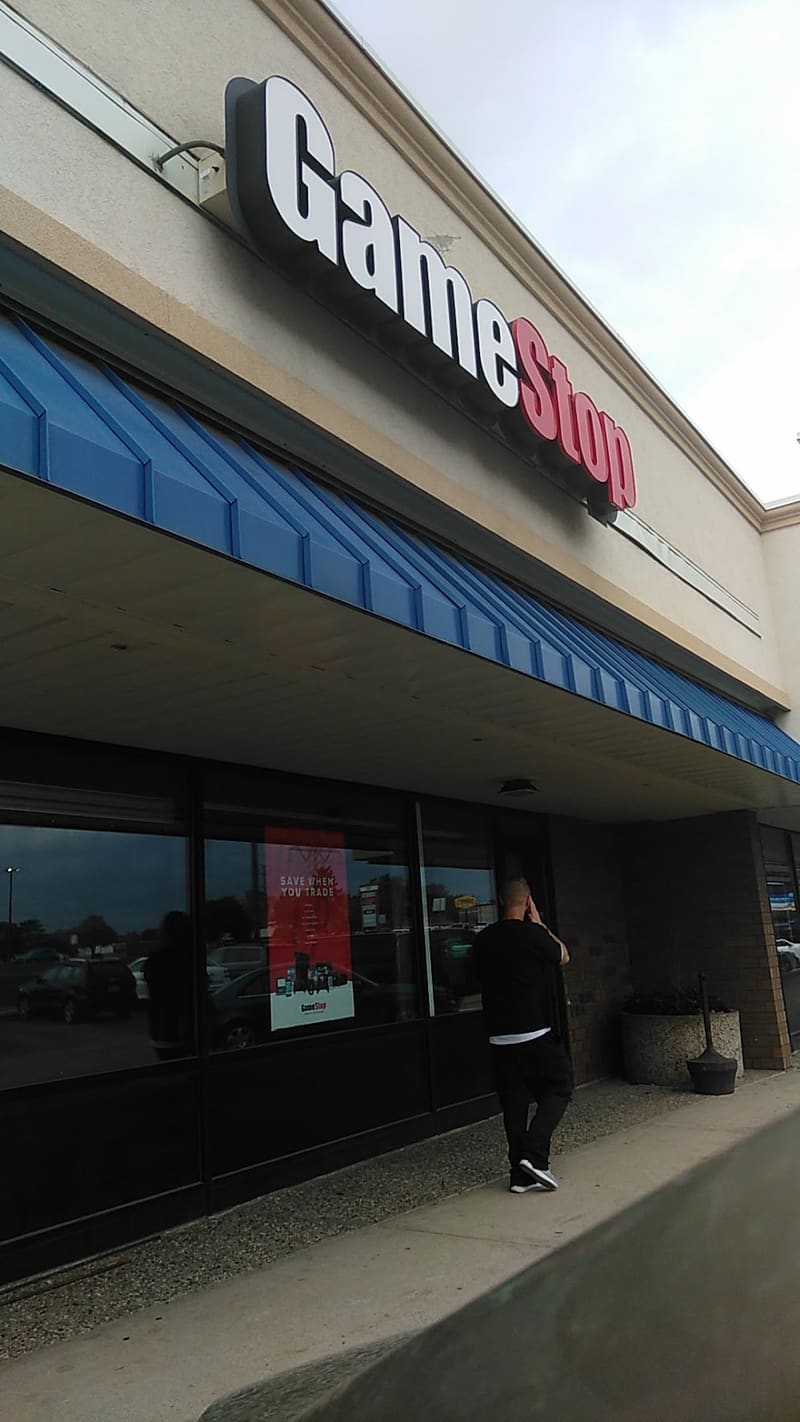 GameStop - 5540 - Maplewood Square, a TCG store in Maplewood