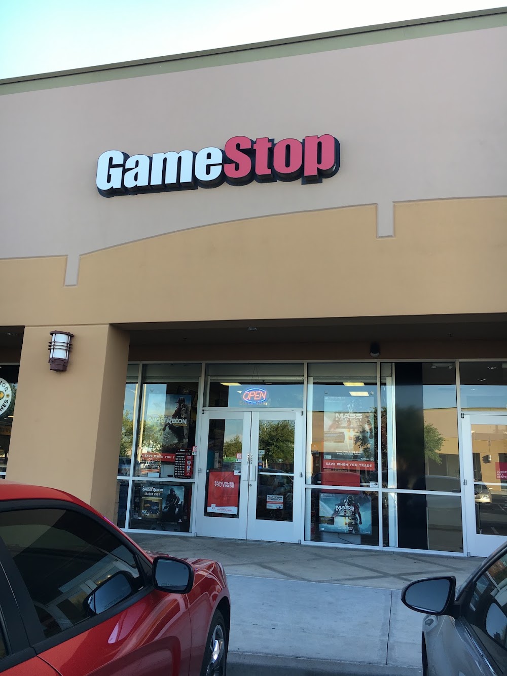 GameStop - 5614 - San Tan Village, tienda de TCG en Gilbert