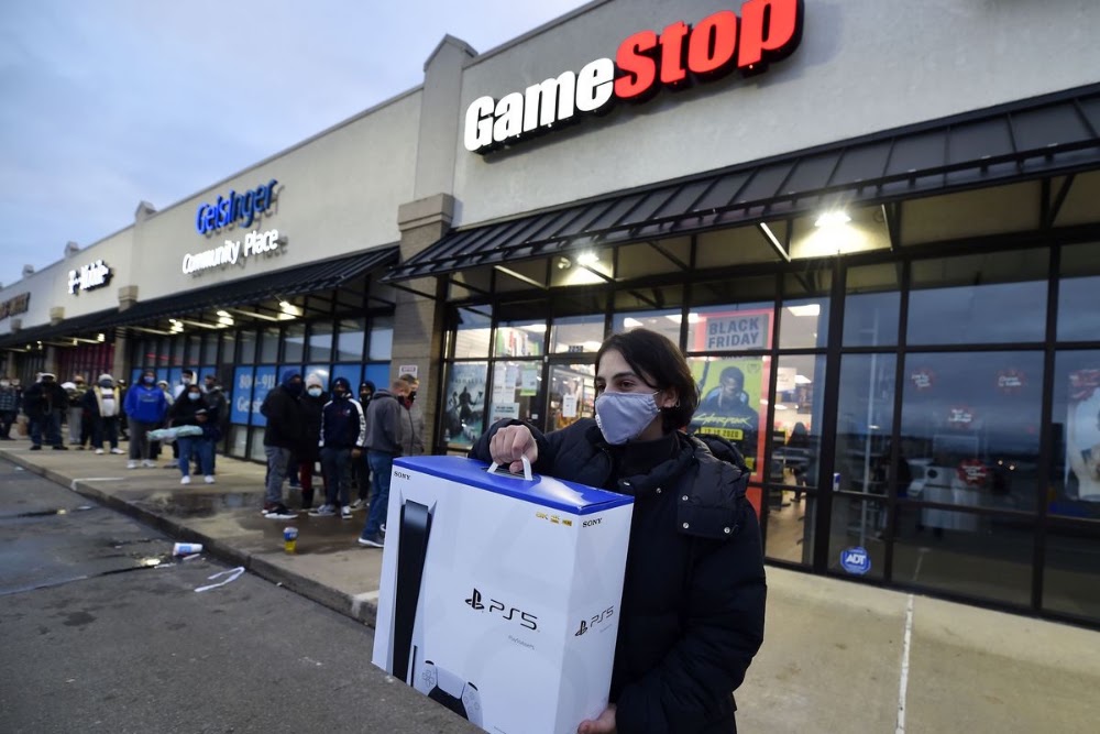 GameStop - 580 - Shops at Fairlane, a TCG store in Dearborn