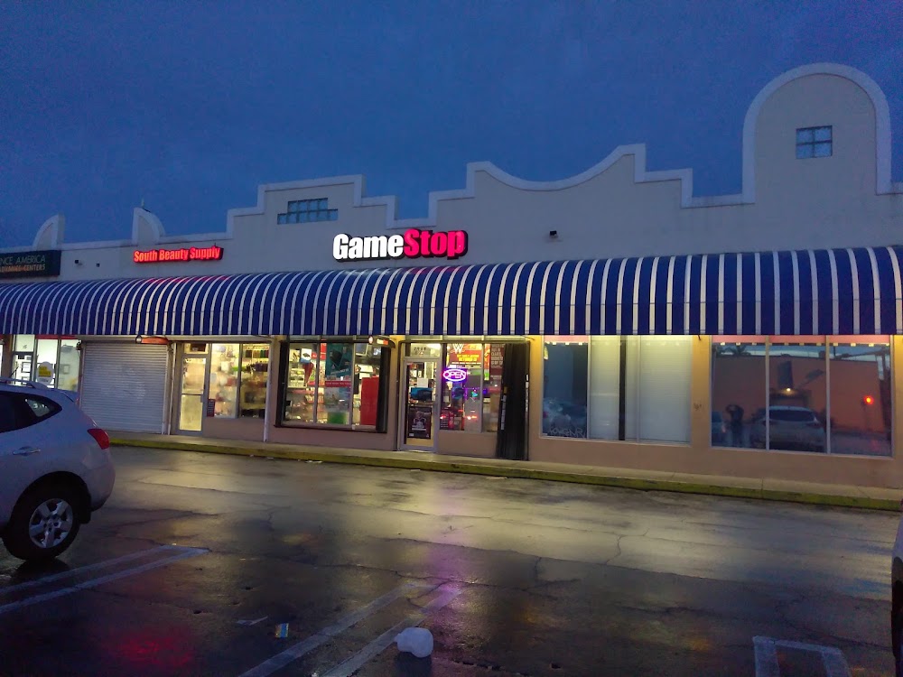 GameStop - 5831 - 8th Street S/C, tienda de TCG en Miami