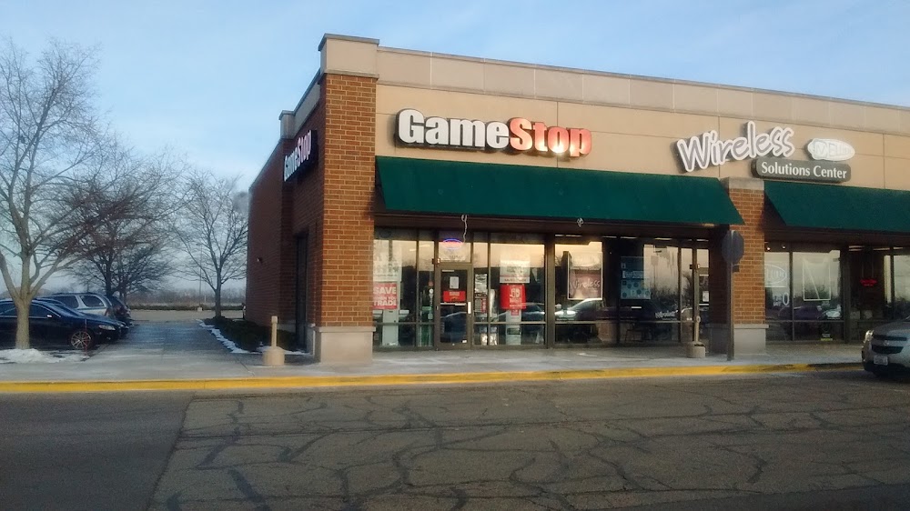 GameStop - 5840 - SWM Plaza Peru, tienda de TCG en Peru