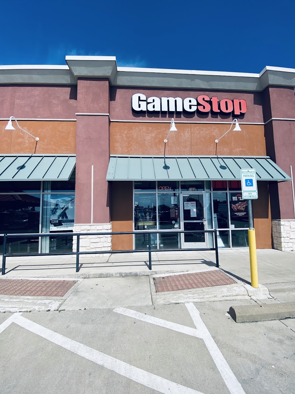 GameStop - 5992 - Shops @ Grayhawk, tienda de TCG en Frisco