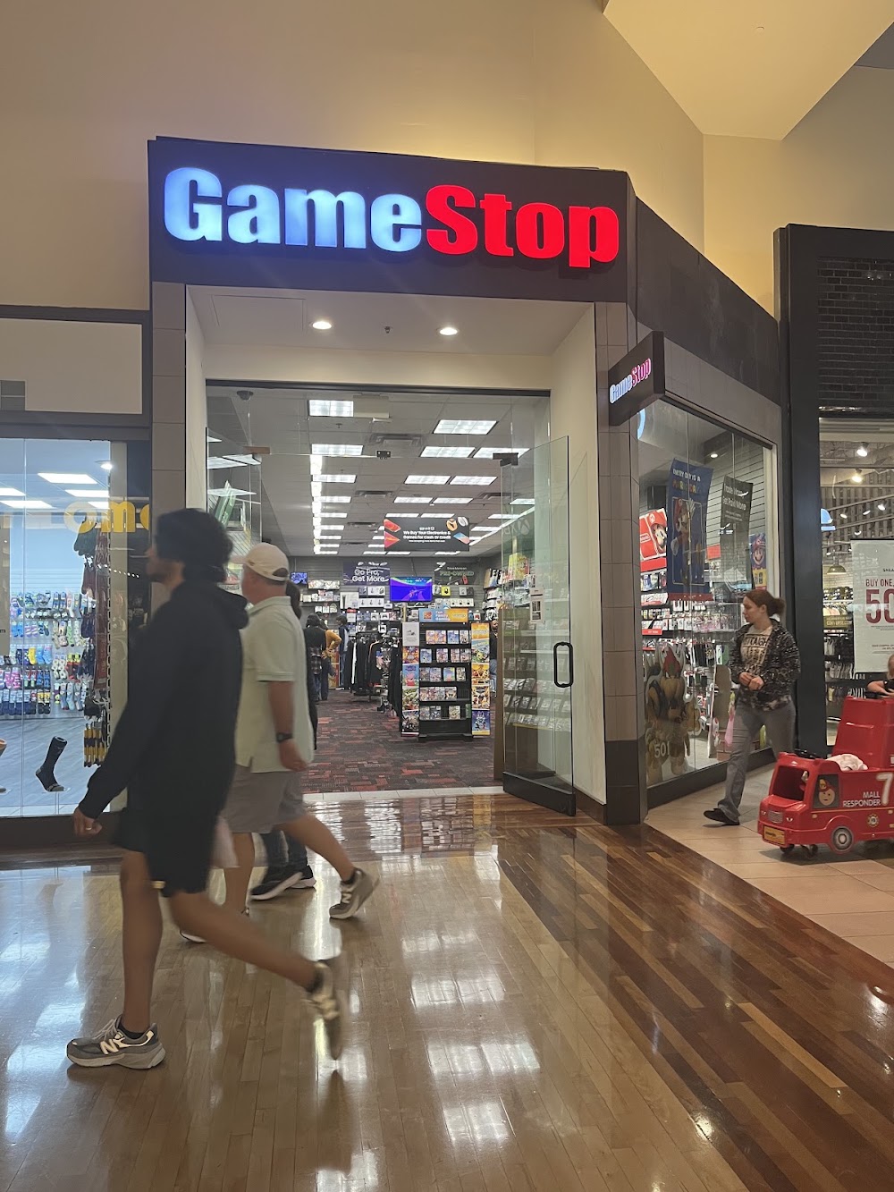 GameStop - 6186 - La Gran Plaza, tienda de TCG en Fort Worth