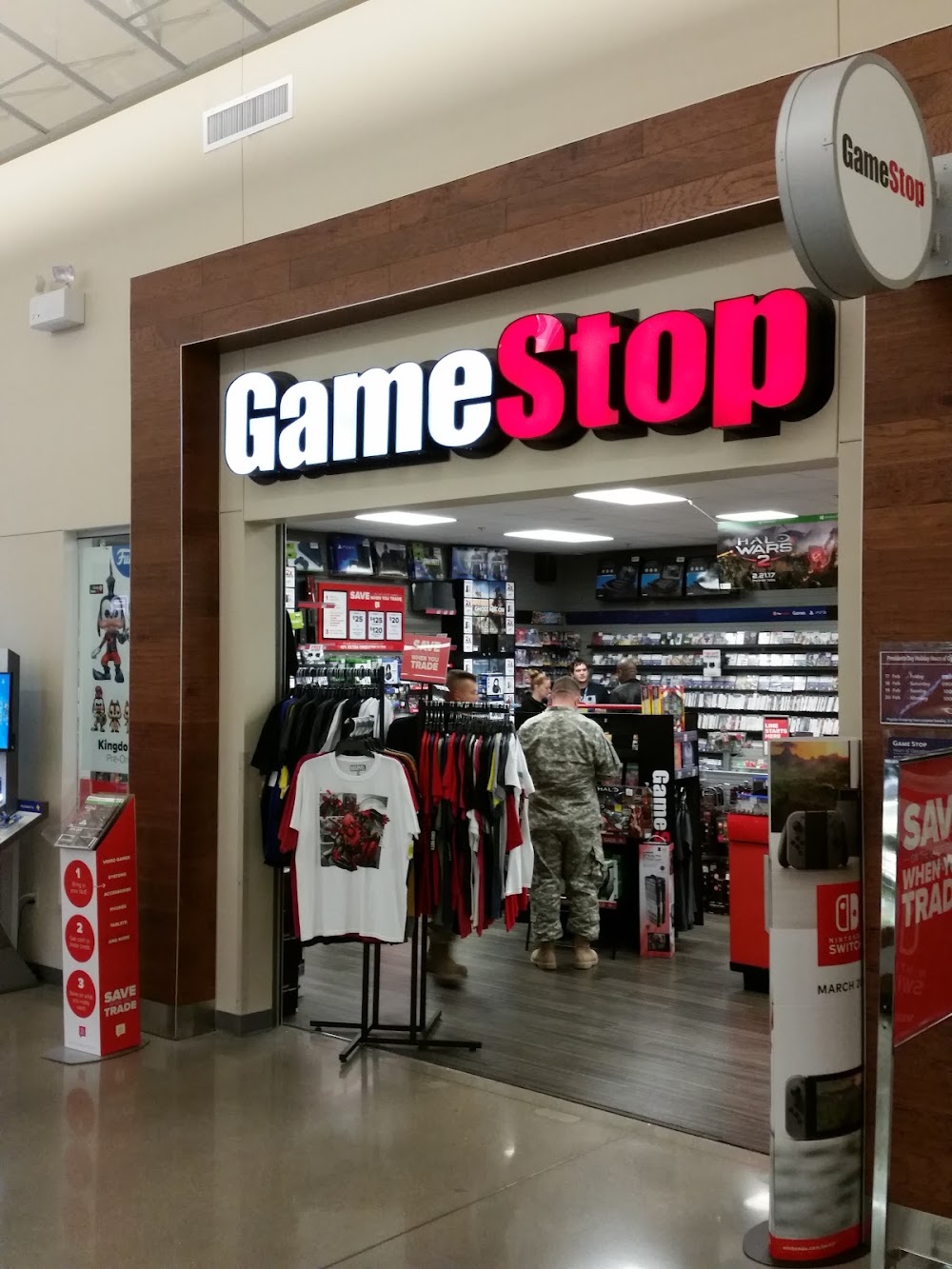GameStop - 6253 - Fort Hood - GameStop Military, tienda de TCG en Fort Hood