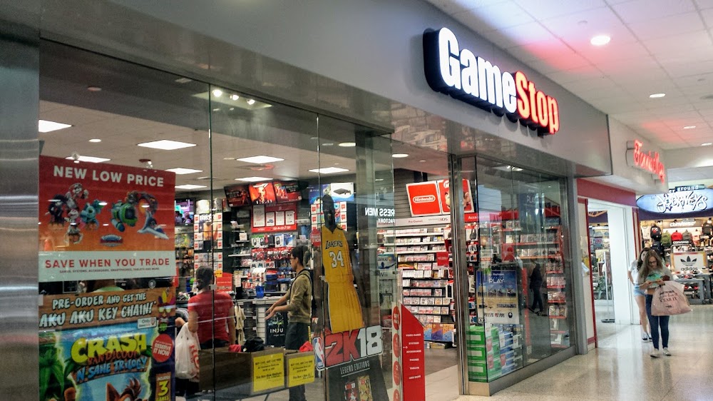 GameStop - 6410 - Harlem Irving Mall, a TCG store in Norridge