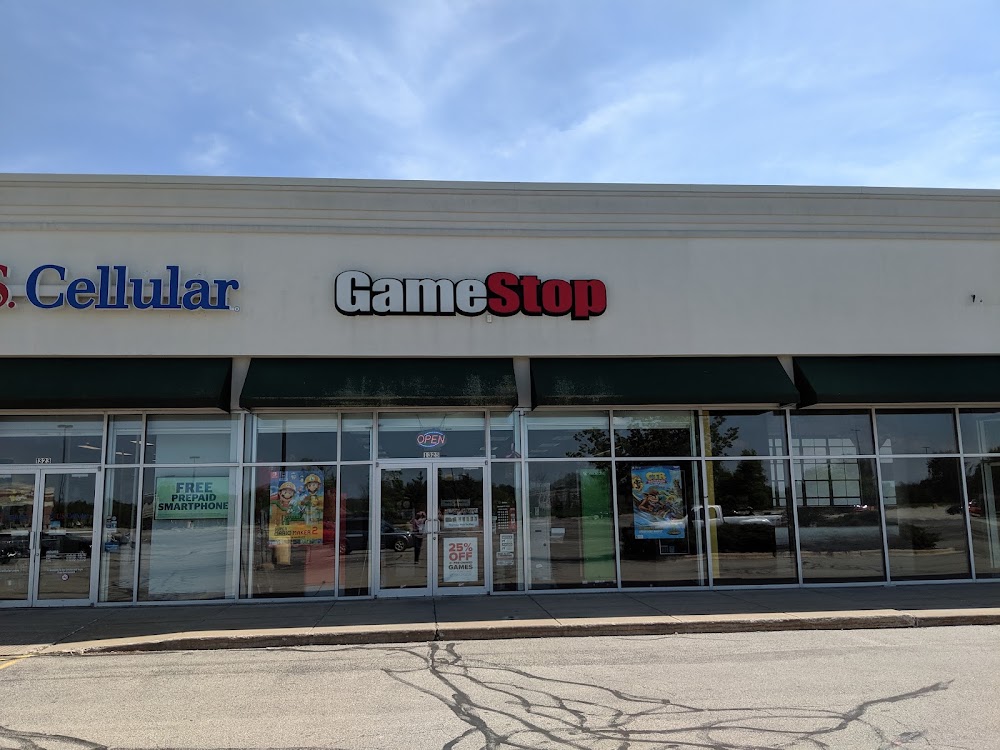 GameStop - 6614 - Westbend, tienda de TCG en West Bend