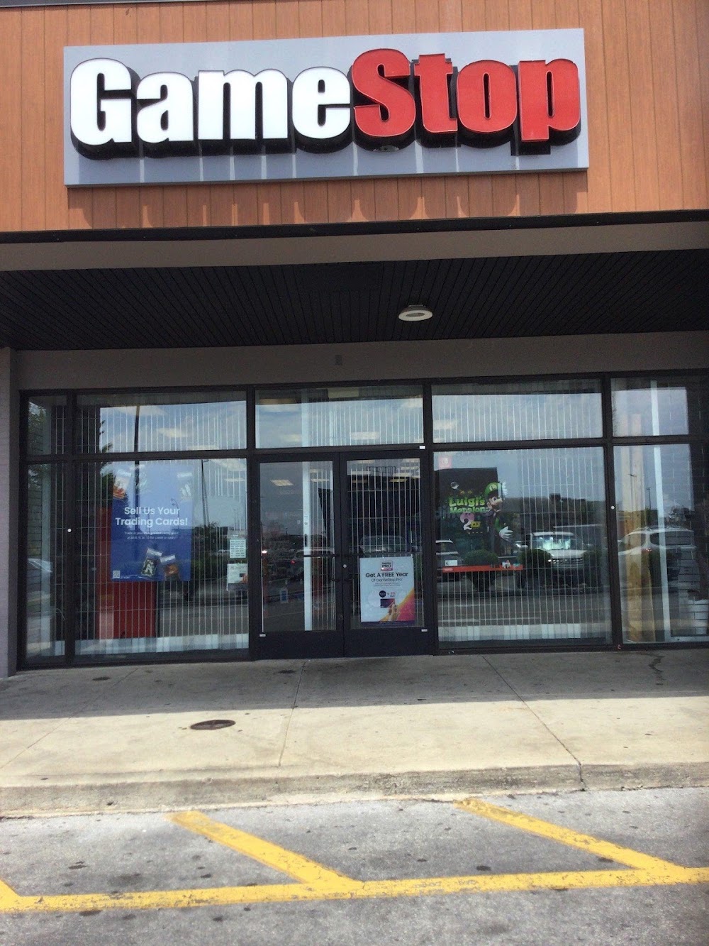 GameStop - 666 - Great Northeast Plaza, tienda de TCG en Philadelphia