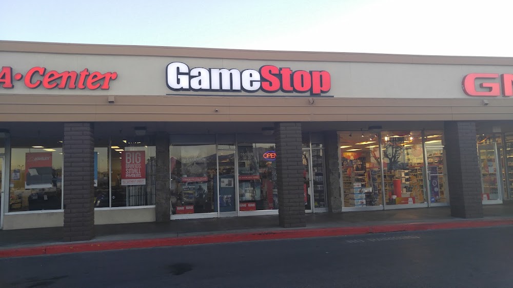 GameStop - 6977 - College Park Plaza, tienda de TCG en North Las Vegas