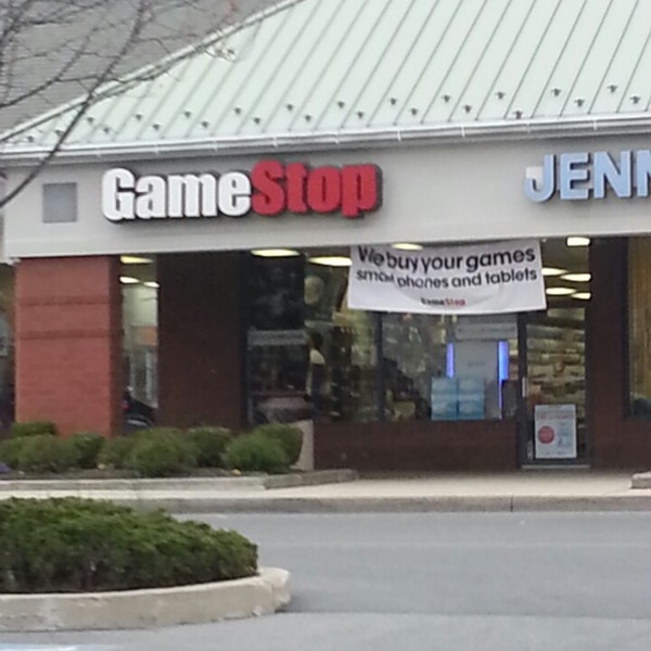 GameStop - 718 - Berkshire Square Shops, tienda de TCG en Wyomissing