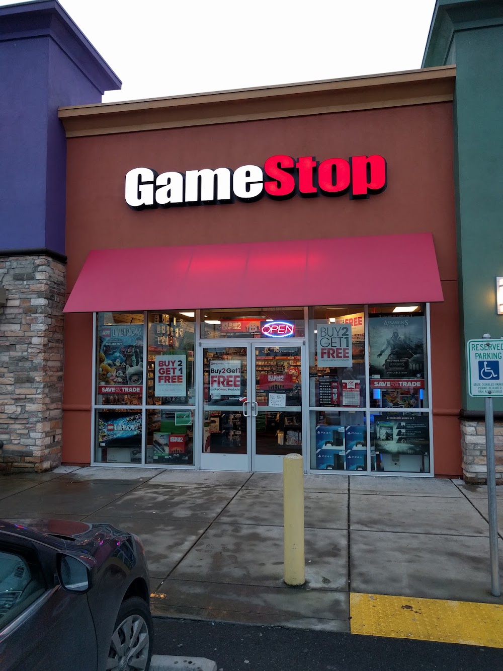 GameStop - 7534 - Panda Arlington Center, tienda de TCG en Arlington