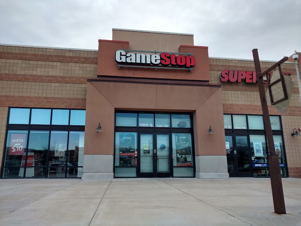 GameStop - 7615 - The District at South Jordan, tienda de TCG en South Jordan