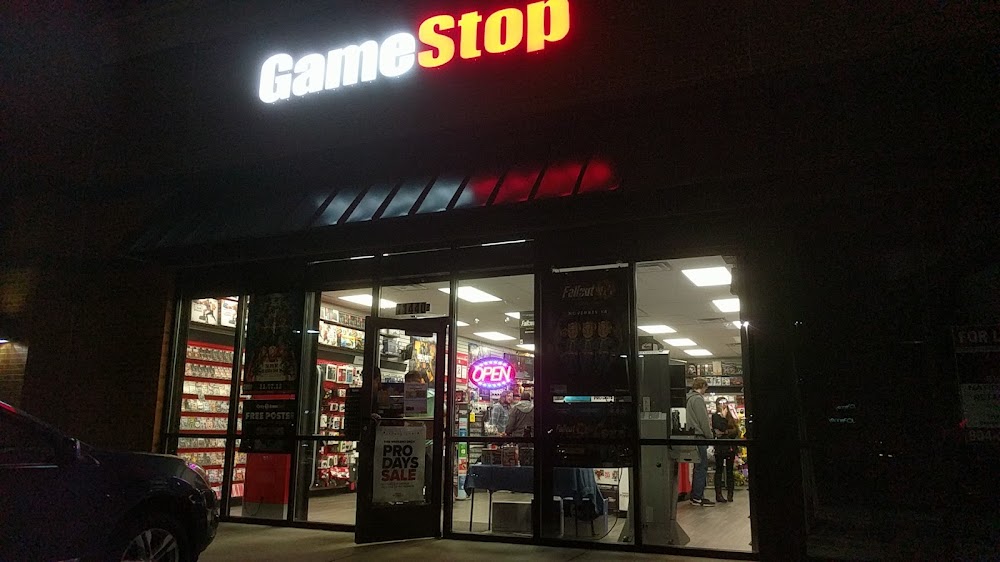 GameStop - 7815 - Shoppes at Mall Drive, a TCG store in Bon Air