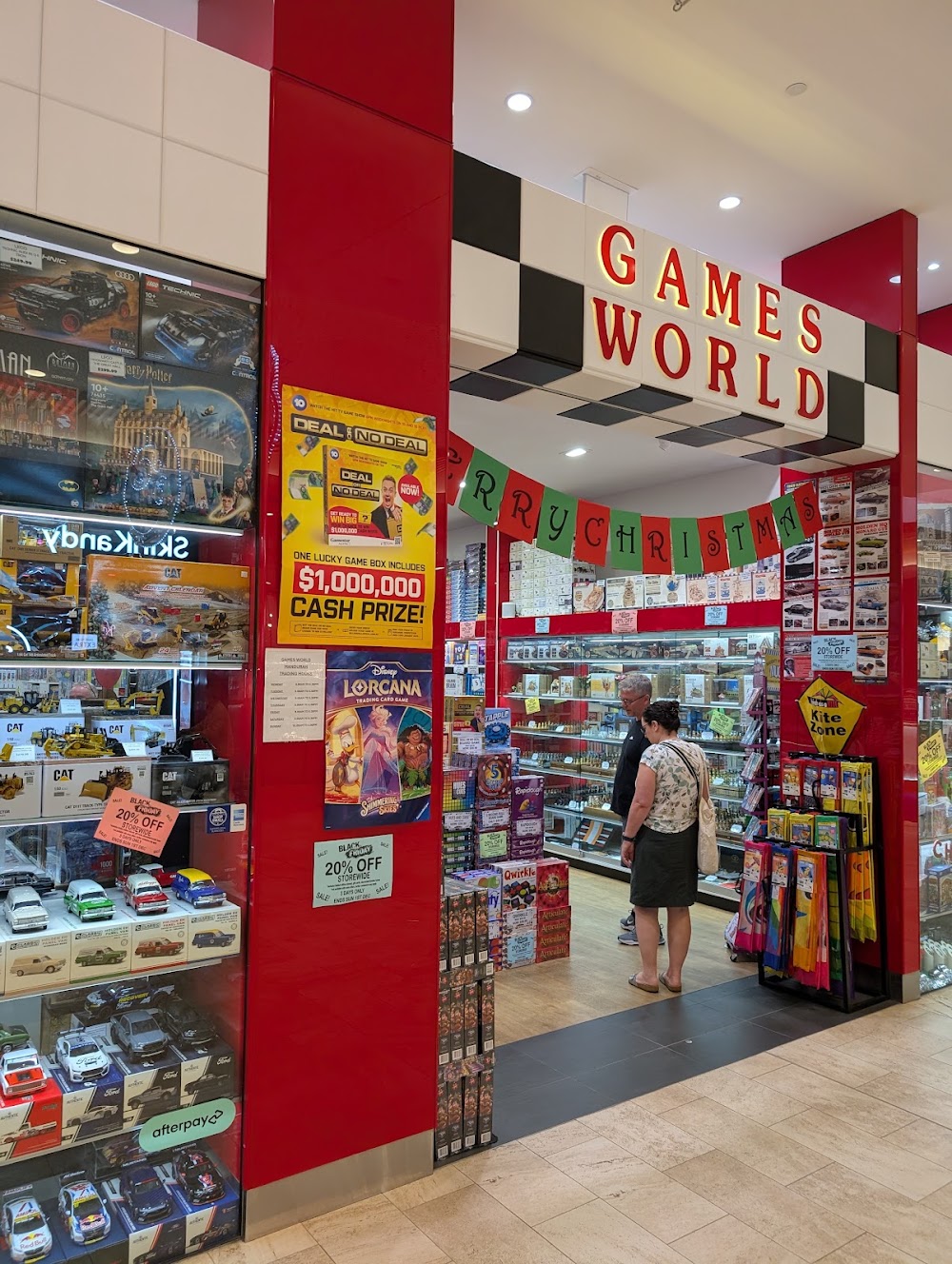 GAMESWORLD MANDURAH, tienda de TCG en Falcon