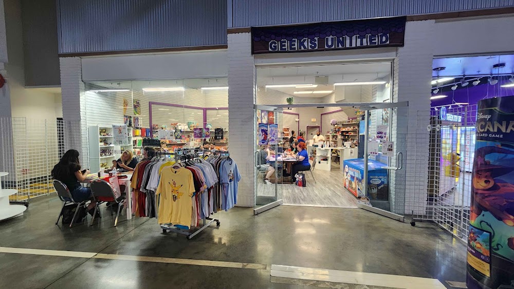 Geeks United, tienda de TCG en Orlando