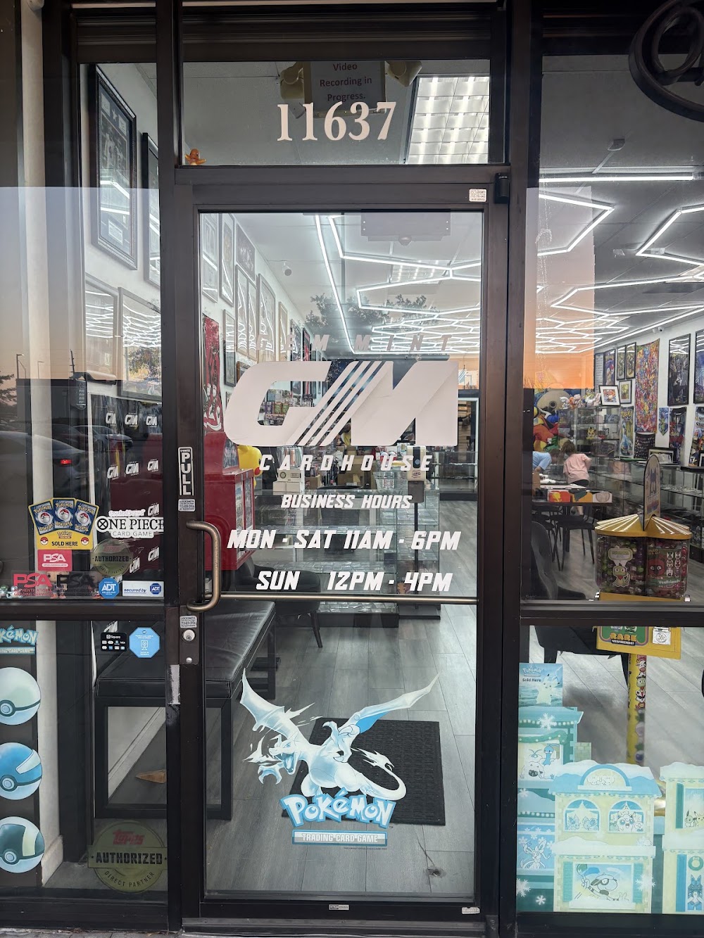 Gem Mint Cardhouse, tienda de TCG en Sugar Land