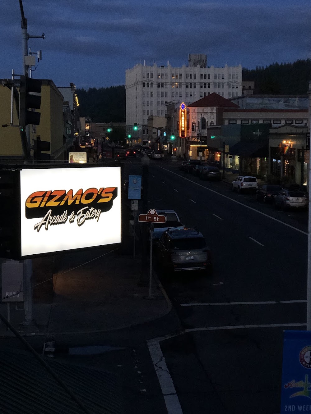 Gizmo's Retrocade, tienda de TCG en Astoria